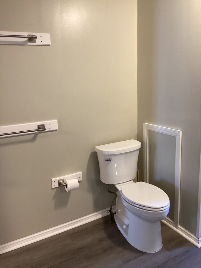 Building Photo - 319 Fairview Ave