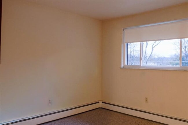 Building Photo - 214 Maplewood Dr