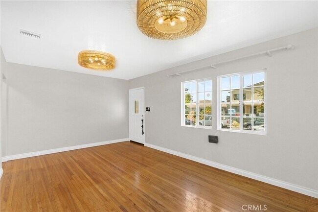 Building Photo - 1205 Manzanita Ln