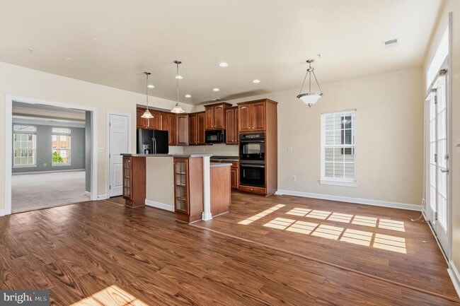 Building Photo - 325 Munahan Cir