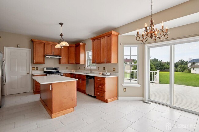 Building Photo - 5 Abate Ct