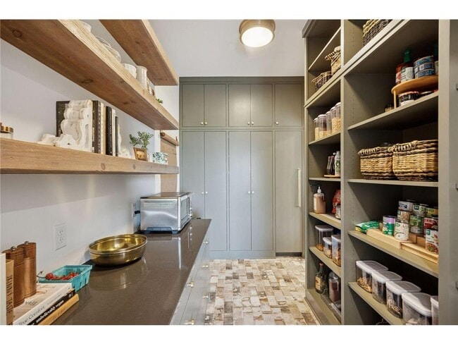 Building Photo - 6297 Yuma Ln N