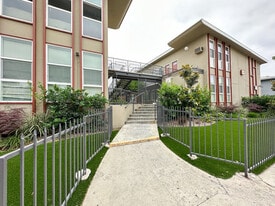 Building Photo - 6446 Lexington