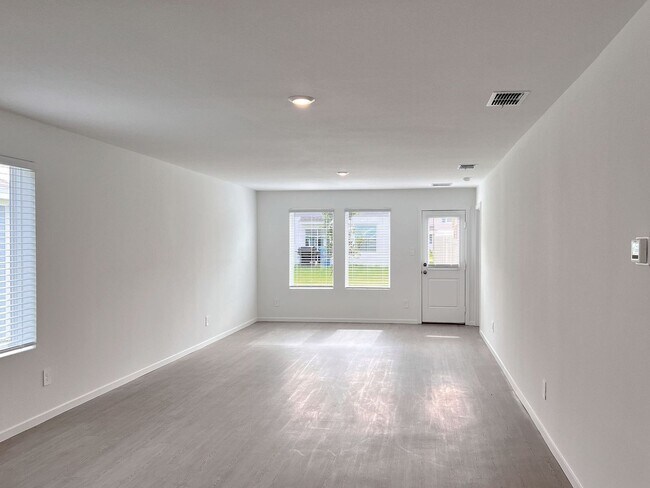 Building Photo - NEW 2026 Four-Bedroom Home in Eagle Lake *Rent Special*