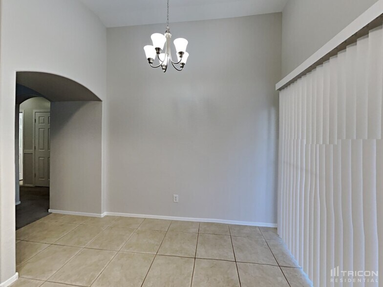 Building Photo - 1492 E Stirrup Ln