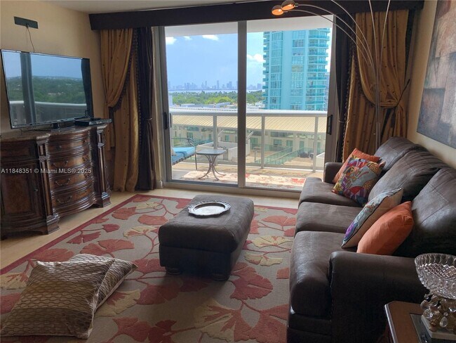 Building Photo - 6039 Collins Ave