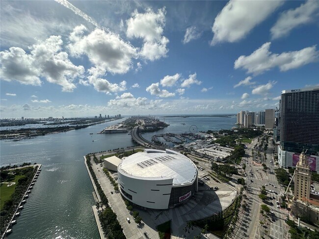 Building Photo - 888 Biscayne Blvd