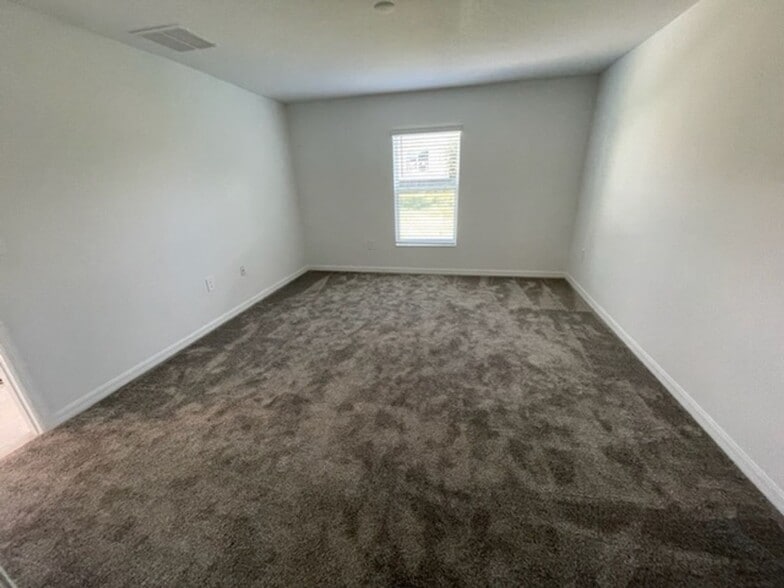 Building Photo - 844 Ofanto Wy