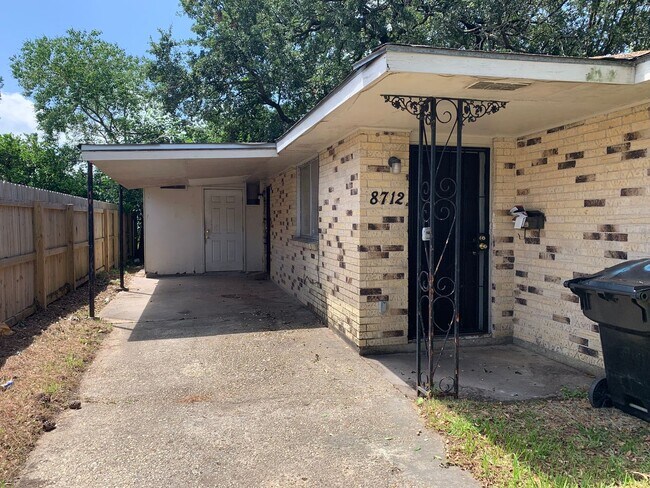 Building Photo - 8710 Dinkins St