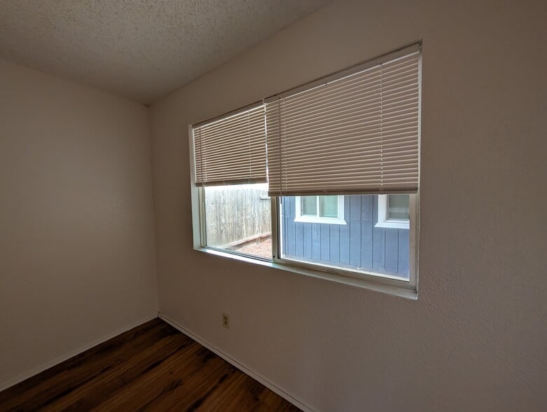 Building Photo - 9227 Kelley Dr