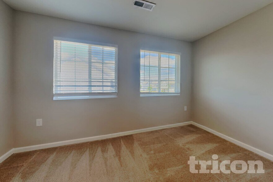 Building Photo - 3007 Stauton Dr