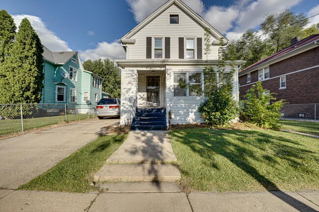 Primary Photo - 523 Grand Ave