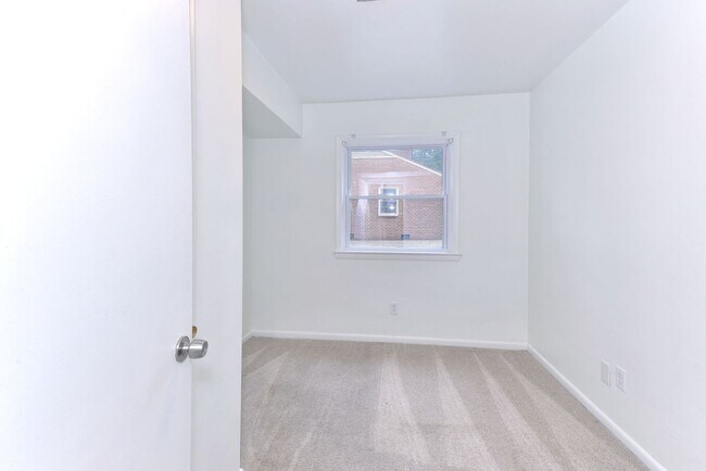 Building Photo - 309 Corbin Dr