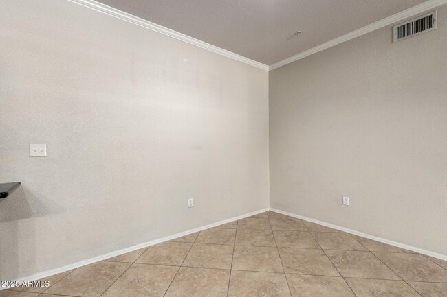 Building Photo - 5401 E Van Buren St