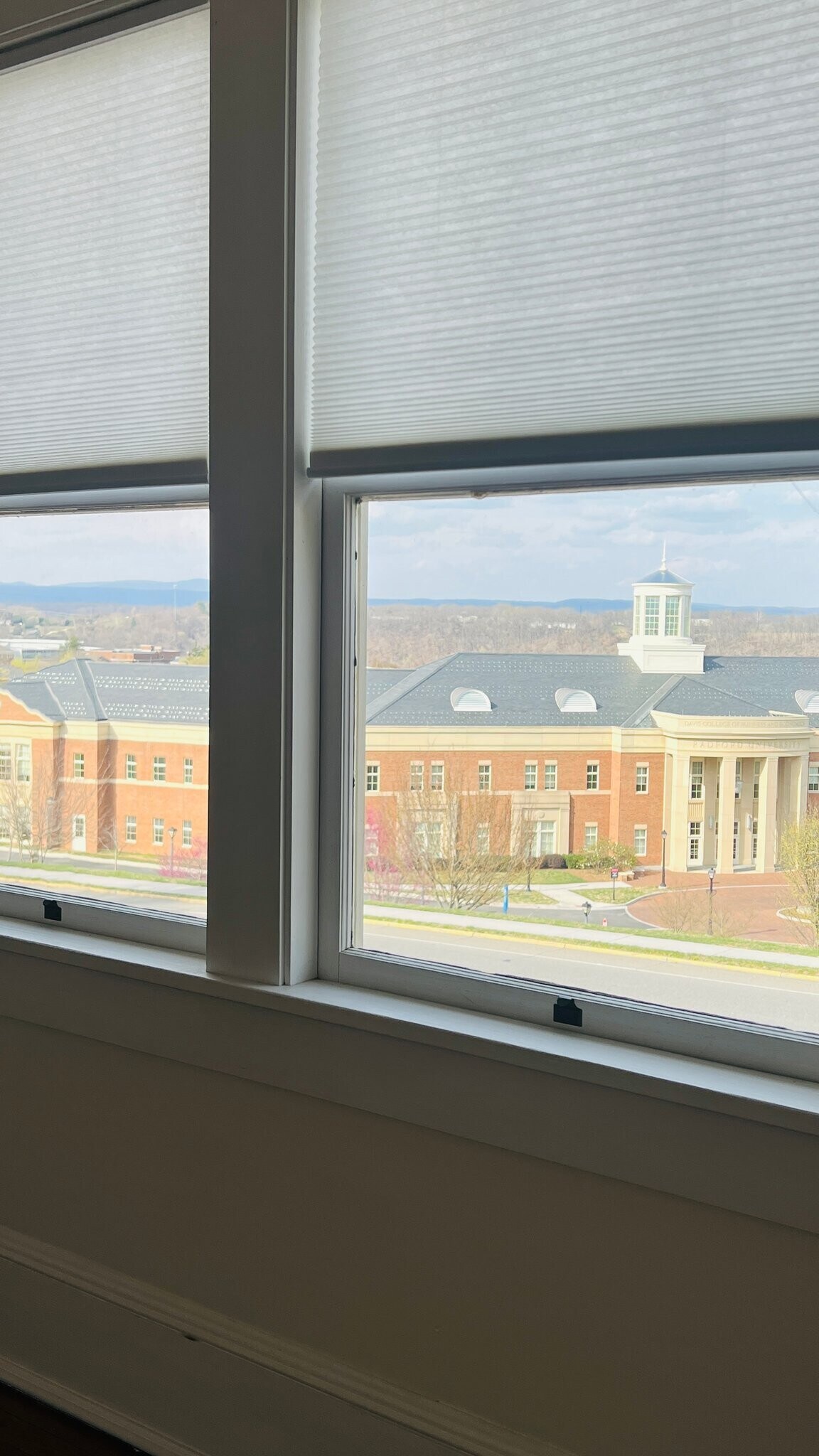 Building Photo - 812 Tyler Ave