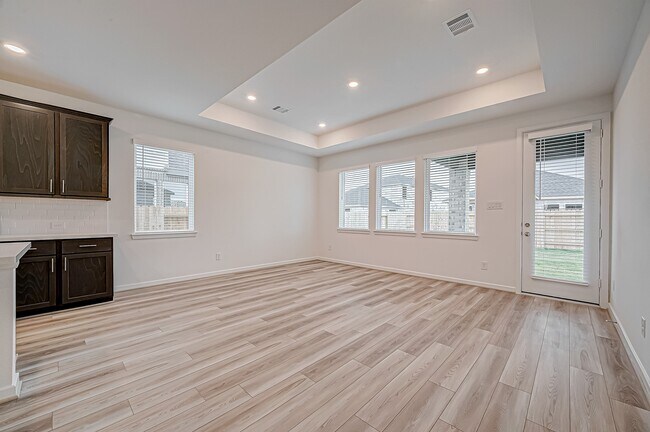 Building Photo - 9746 Pettus Crk Dr