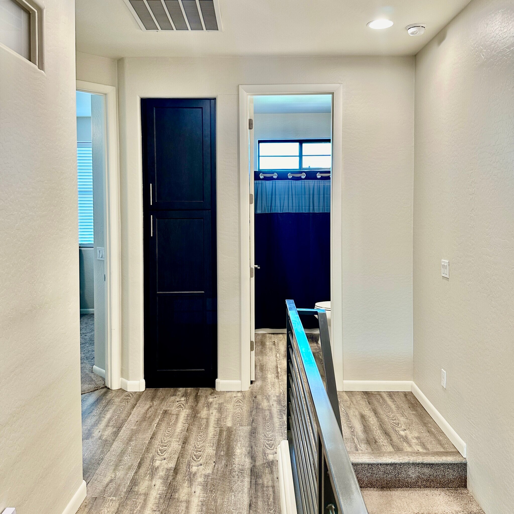 Building Photo - 2090 S Dorsey Ln
