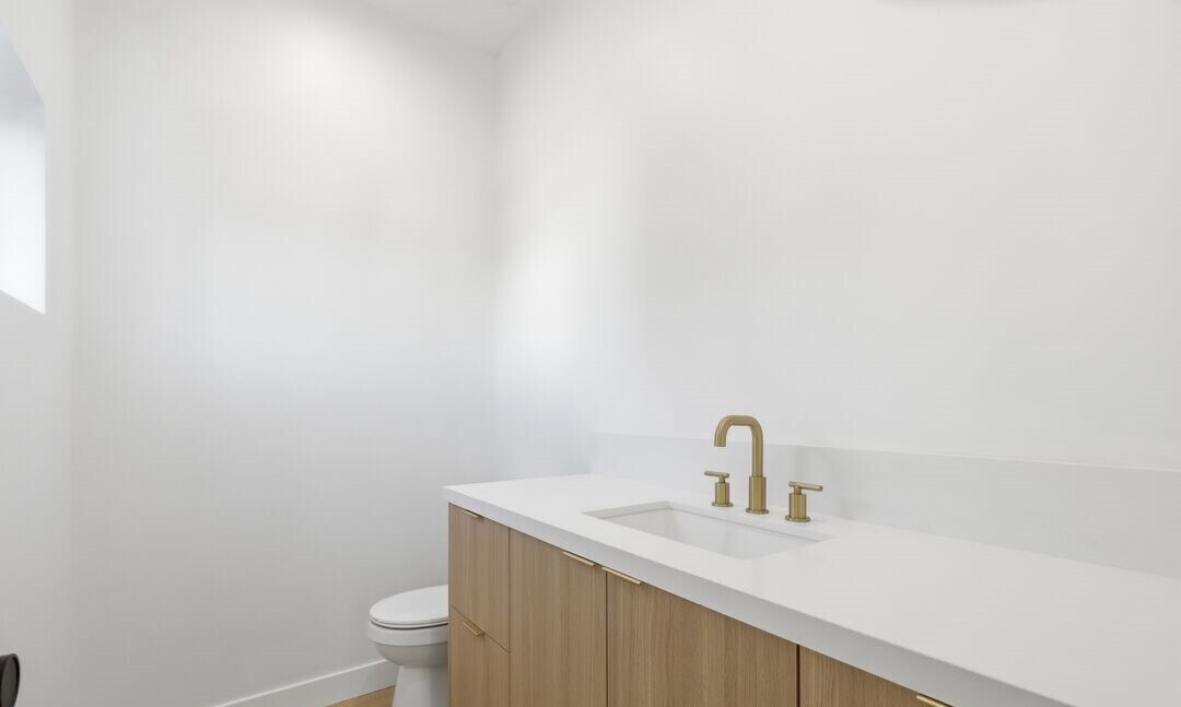 Building Photo - 2835 S Redondo Blvd