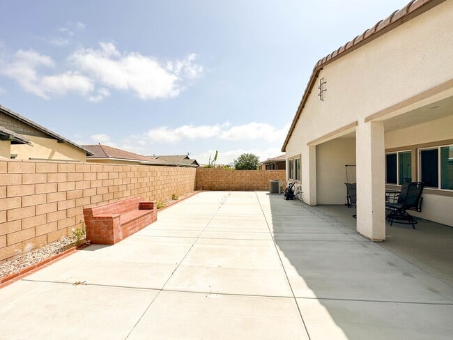 Building Photo - COMING SOON! * RARE OPPORTUNITY * SENIOR (55+) ROOM FOR RENT IN PRISTINE GATED COMMUNITY IN MENIFEE!