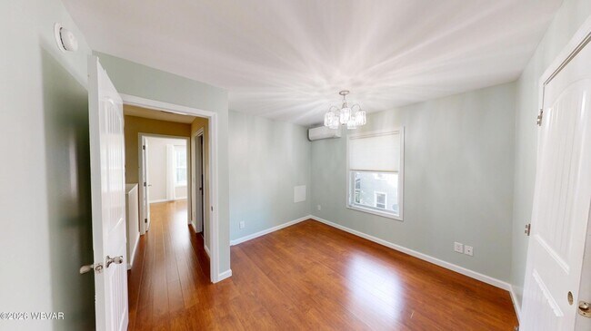 Building Photo - 118 N 3rd St