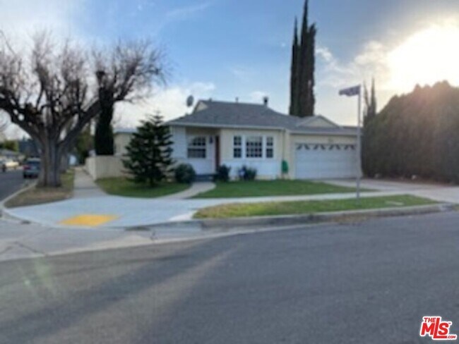 Building Photo - 17600 Calvert St