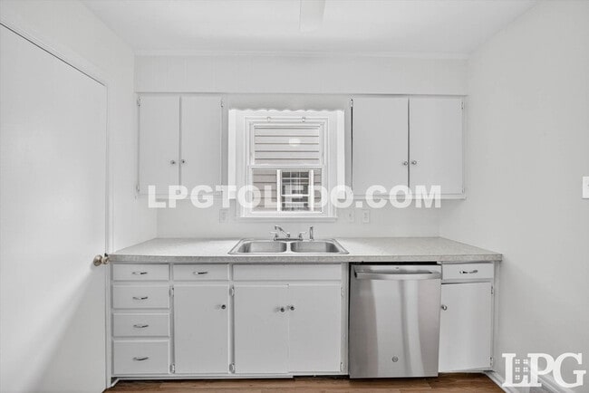 Building Photo - 4406 Asbury Dr