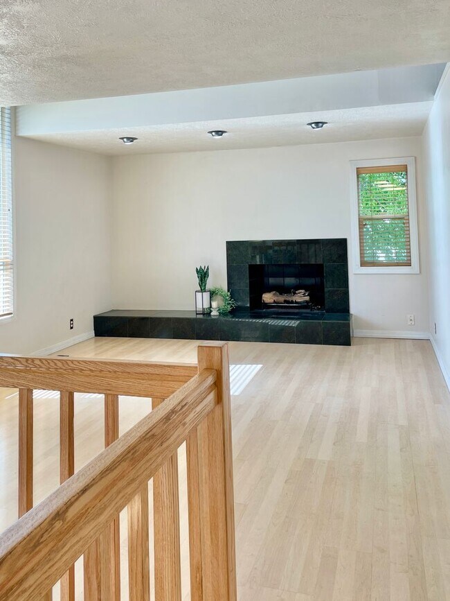 Building Photo - Taylorsville 3 Bedroom Home