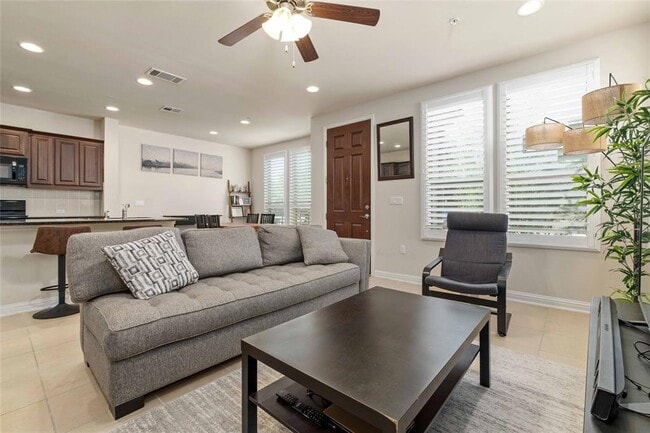 Building Photo - 6814 E Riverside Dr