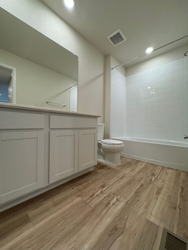 Building Photo - Brand New, Beautiful House in Timnath Lakes!
