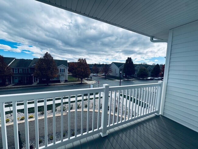 Building Photo - Brand New Luxury Condo - Top Floor