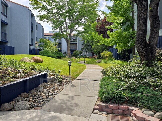 Building Photo - 2750 Plumas St