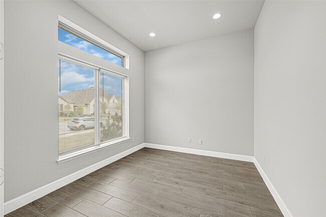 Building Photo - 24831 Hibiscus Gdn Wy