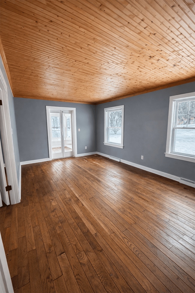 Building Photo - 4933 N Parma Rd