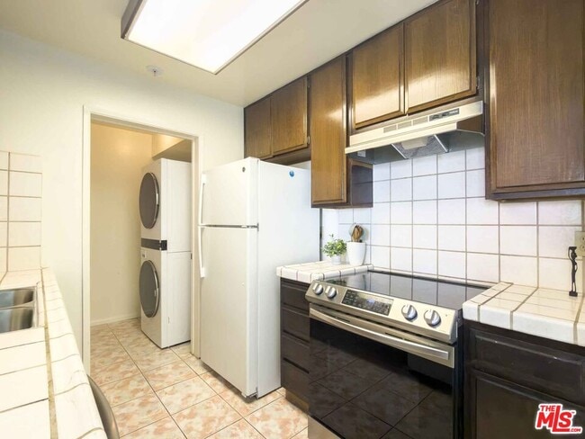 Building Photo - 222 S Central Ave