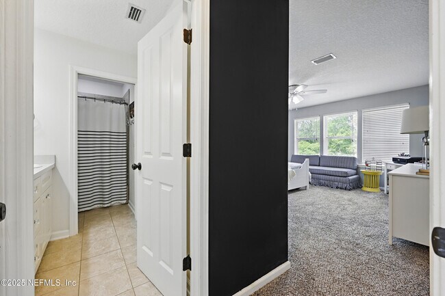 Building Photo - 12818 Micanopy Ln