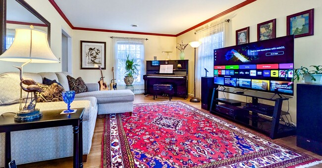 Building Photo - Furnished 3-Bedroom Home Near Darden - UVA