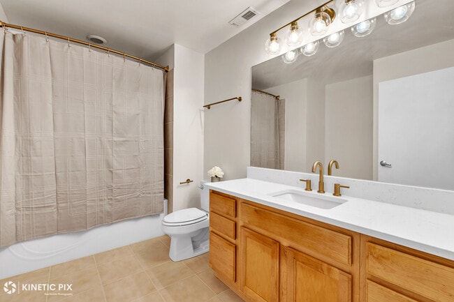 Building Photo - 1 S Leavitt St