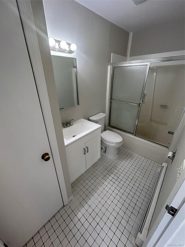 Building Photo - 944 Union St