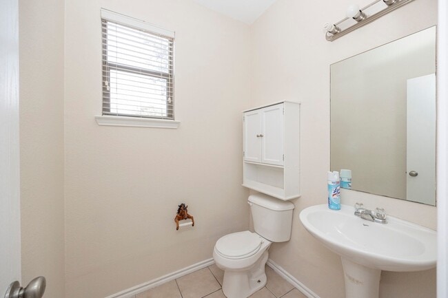 Building Photo - 5828 Pebble Ridge Dr