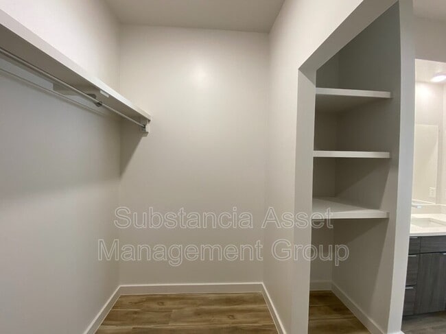 Building Photo - 1677 Midtown Pl