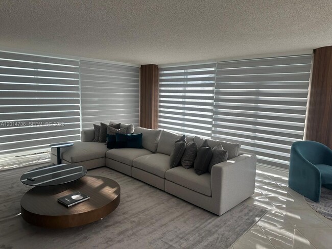 Building Photo - 16400 Collins Ave