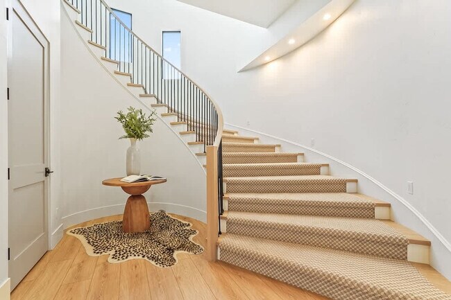 Building Photo - 12401 Rivendell Ct