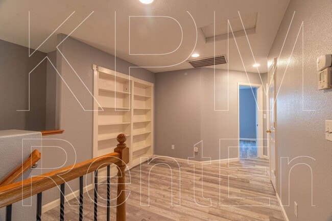 Building Photo - 6221 Crestview Cir
