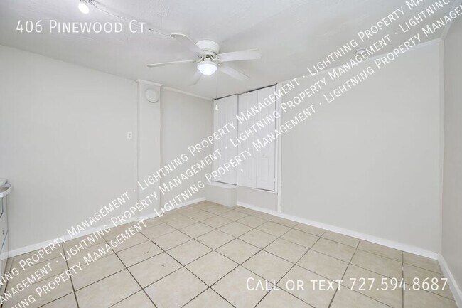 Building Photo - 406 Pinewood Ct