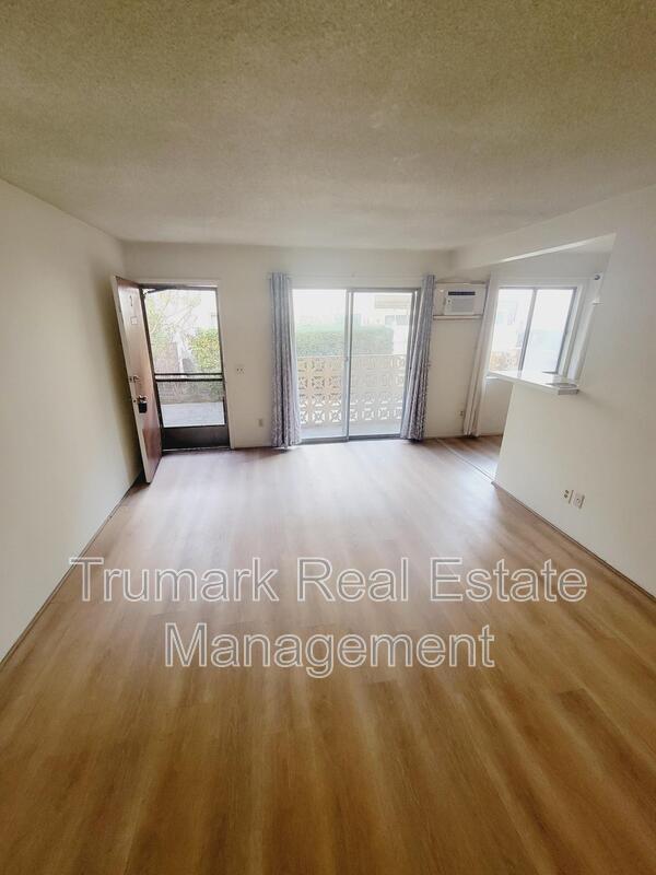 Building Photo - 4401 Clayton Ave W