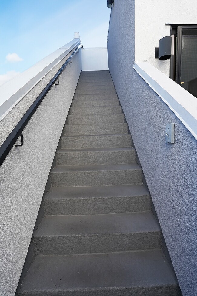 Building Photo - 3282 N Canary Way