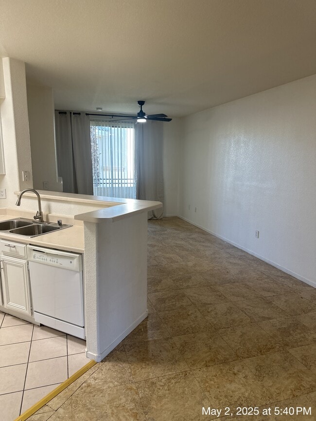 Building Photo - 7119 N Durango Dr