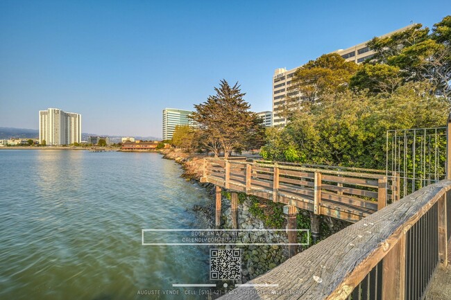 Building Photo - Breathtaking Bay, Lagoon, Marina & Sunset ...