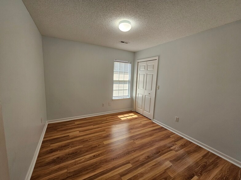Building Photo - 417 Brecknock Ct