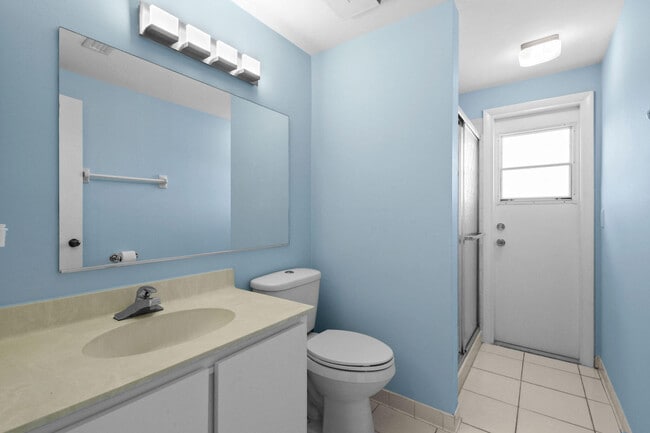 Building Photo - 1801 S US Hwy 1